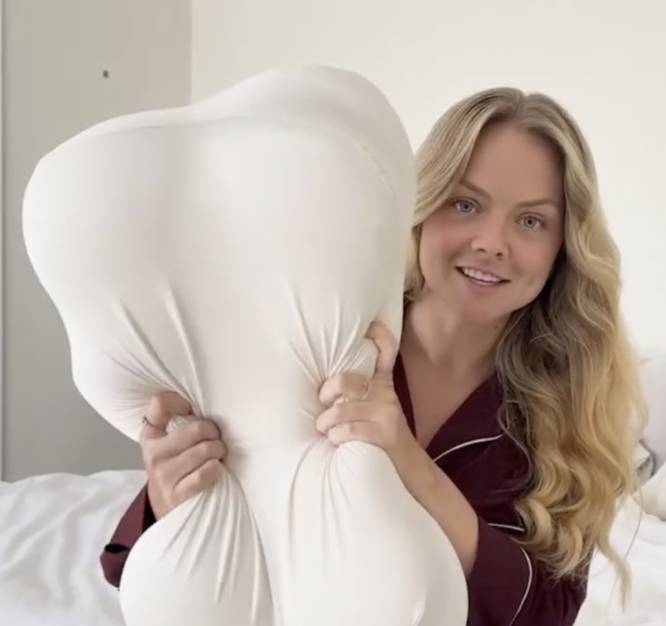 Cloud Pillow customer showing soft pillow support